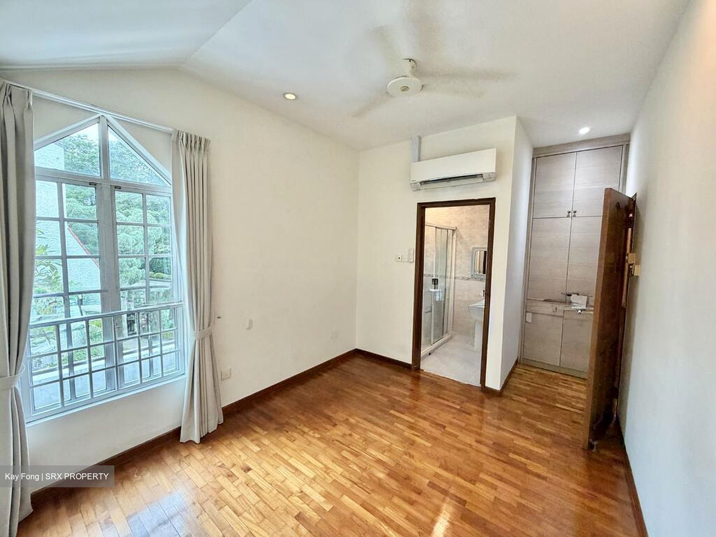 Whitley Road (D11), Semi-Detached #496718271